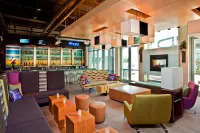 Aloft Dulles Airport North - Barer