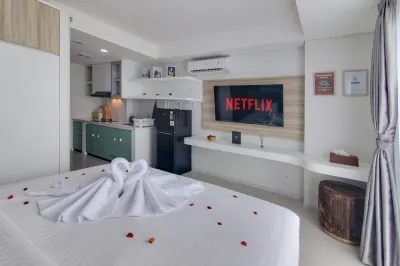 1BR Daan Mogot City W/ Pool Hotel di Kalideres