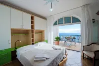 Raphael House, terrace with solarium and sea view Hotel a Conca dei Marini
