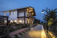 A majestic and luxurious villa overlooking the Ganges