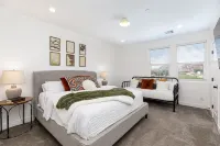 Pool, Hot Tub, Theater, Kids Room, RV Parking!