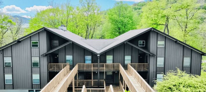 Slopeside Retreat; Summer Escape, Trails, Views, Fireplace, Wifi Hotels in Sugar Mountain