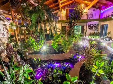 Beautiful Oasis Home - 5 min to Strip & Airport!