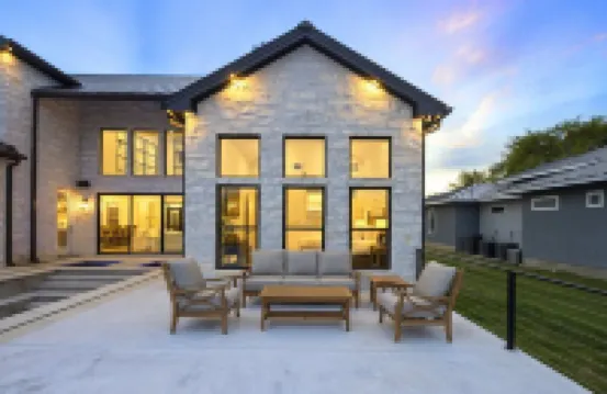 LBJ Retreat - Luxurious Lake LBJ Waterfront - German Farmhouse Getaway 金士蘭酒店