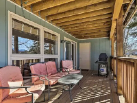 Fraser Condo Near Tubing Hill! フレイザーのホテル