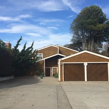 Large Santa Cruz Beach House. Steps to beach. Pets welcome. Family. Reunions.