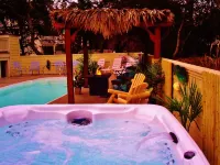 TIKI POOL & SPA, GOLF CART, KAYAK, WATERFALL, FIREPIT EXCELLENT LIGHTHOUSE VIEWS - balcony