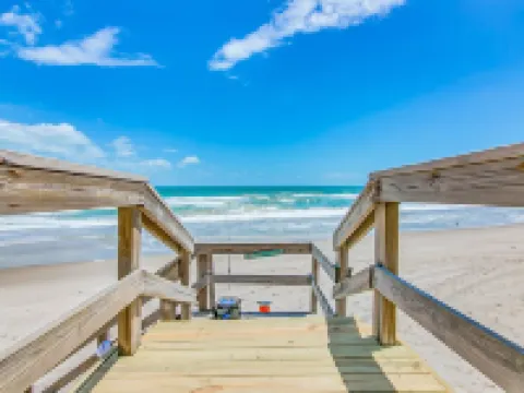 Luxury Beachside OASIS with Private Pool - Steps to private beach & restaurants Hotels in Melbourne Beach