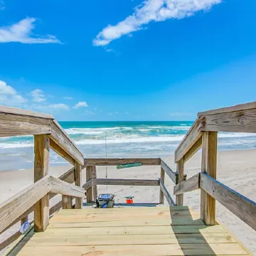Luxury Beachside OASIS with Private Pool - Steps to private beach & restaurants