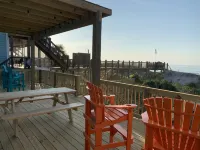 Just steps away from the ocean! Charming, cozy and a home away from home.