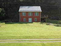 3 Story House on New River Hotels in Grayson County