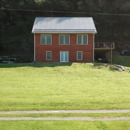 3 Story House on New River