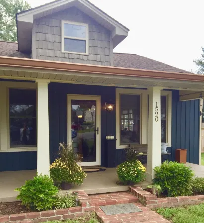 Charming, trendy home in quaint downtown historic district of Cleveland