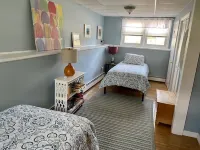 Salt Pool, AC, Peaceful and Comfortable, Near Beaches and Newport! Pets Welcome!