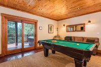 Luxury Tahoe/Donner Home w/Mountain Views, Sauna & Hot Tub! - 6 Bed / 4.5 Bath