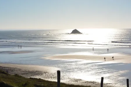 90 m from Morgat beach, fully renovated 3-bedroom house on quiet street Отели рядом с достопримечательностью «Fun Park Crozon»