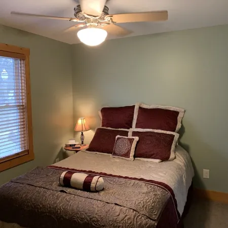 Park Right by Your Door -1 BR, 1 Bath, Full Kitchen, 1st Floor Laundry.