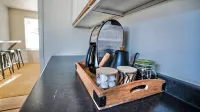 Downtown Rogue River, Game Room, 70" Smart TV, Two Minutes to I-5