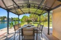 Remodeled! Kayaks- Watermat ! Bike!  5 Mins from Weeki Wachee Springs!Golfcart!