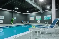 The Armon Stamford Hotel & Conference - Pools