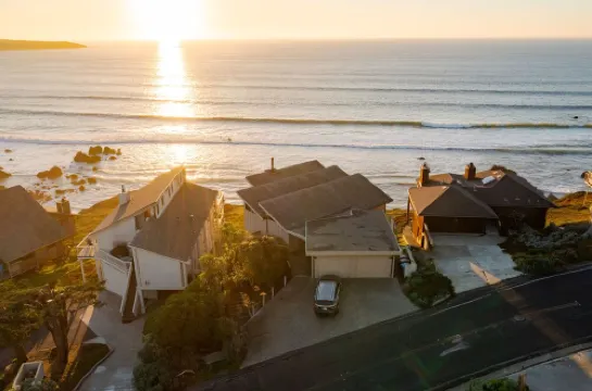 7 Bedroom Oceanfront in Dillon Beach with spa