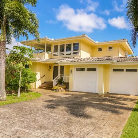 AIR CONDITIONED HOME FEATURED ON TV - CLOSELY LOCATED TO BEAUTIFUL N SHORE BEACH