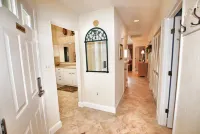 Beautiful Lake View Villa in the Prestigious Kingston Plantation/Pools/Lakes