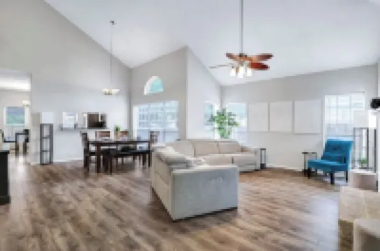 Spacious 5-bedroom house with private pool in a central San Antonio location.