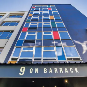 9 On Barrack Отели рядом с достопримечательностью «Гарденс»