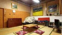 Guesthouse Tomoshibi - موقف سيارات