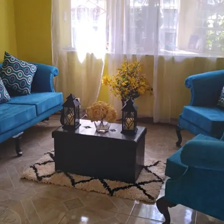 Charming Kingston Getaway - Private Room with Shared Facilities