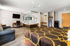 Super 8 by Wyndham Pittsburgh/Monroeville