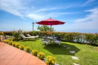 Rosa's Garden: Your Piece of Amalfi—Just 5 Steps in! - Villas