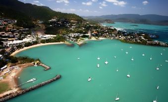 Airlie Beach Apartments 뷰