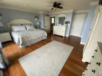 Prime Direct Oceanfront Close to Everything! Friday-Friday Summer Rental Weeks! Hotels near Brigantine Beach