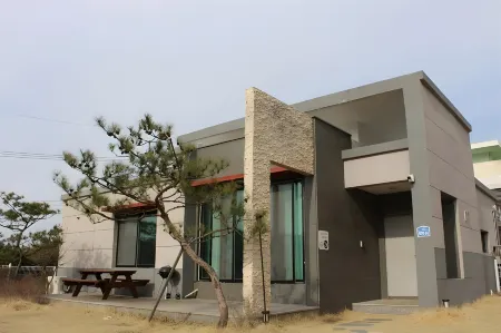 Yeoncheon the Stay and Dot Отели в г. Йончхон