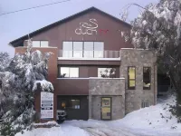 Duck Inn Mt Buller فنادق في ماونت بولر