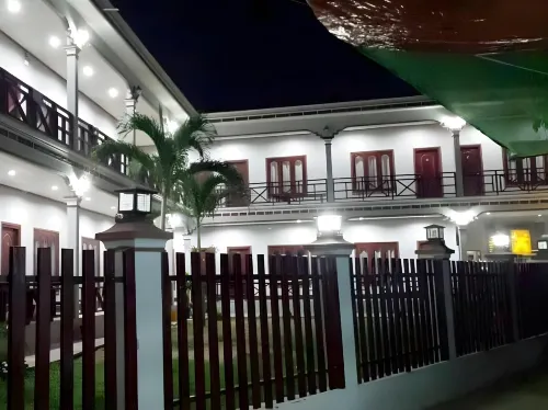 Mama Leurth Sunset Guesthouse Hotels in Khon