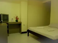 Iloilo Budget Inn - Valeria - Guest houses