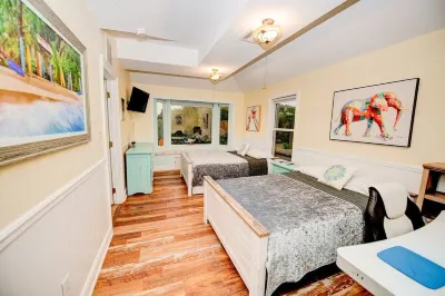 Amazing 5 Bedroom, 3-bathroom Beach house. Bring the whole family and friends. Hotels near Tiger Shores Beach