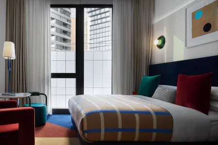 Kimpton Main Frankfurt Отели рядом с достопримечательностью «Taunusturm»