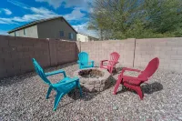 Free Pool Heat - Modern and Bright, Fire Pit Hotels near Fry's Marketplace