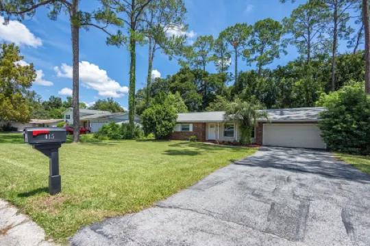 Cozy 4BR King Suite Home by WEC & Downtown!