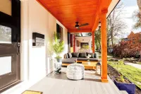 Newly Remodeled Downtown Loft – Free Parking, 5 Bds, Fully Stocked