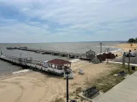 The Beached Whale! 2-bedroom condo with seasonal pool access in Colonial Beach