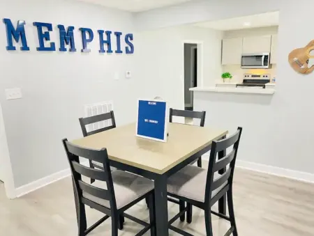 “New Listing” The Latest Luxurious Blue Cheetah!<br>4Bed 3Bath Отели в г. Ковингтон