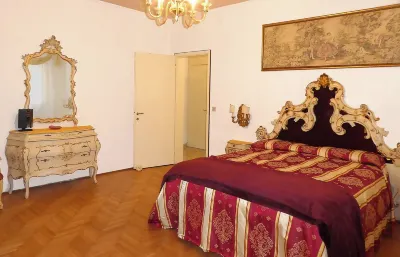 'Palazzo Rossi' Apartment 1A in the old town with balcony, FREE PARKING and WiFi