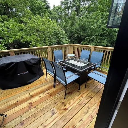 Spacious, Private, Cozy and Close to Downtown Rogers, AR  & Trails