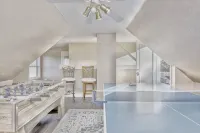 Spacious 5BR Family Dream with Private Beach Access