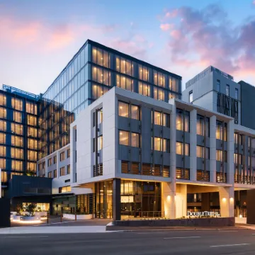 DoubleTree by Hilton Hobart Hotels near Army Museum of Tasmania